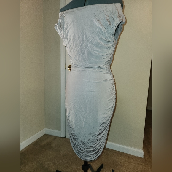 H&M Ruched Off Shoulder Dress - Picture 3 of 6